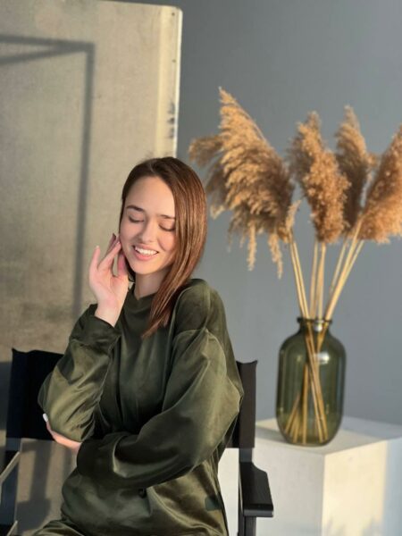 Велюрова жіноча піжама BOBRAND (кофта та штани, колір Хакі) зображення 3
