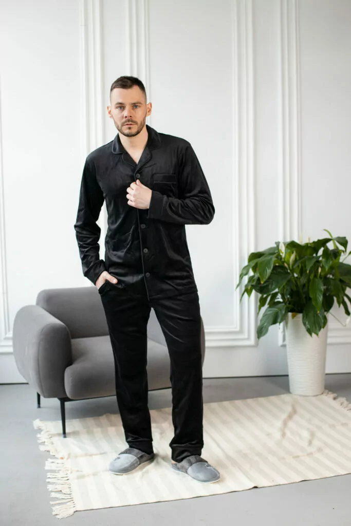 Чоловіча велюрова піжама BOBRAND чорний колір зображення 6