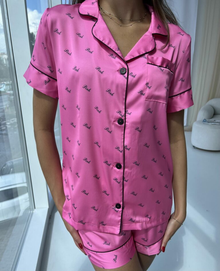 Піжама жіноча BOBRAND сорочка з шортами, малинова з написом Pink
