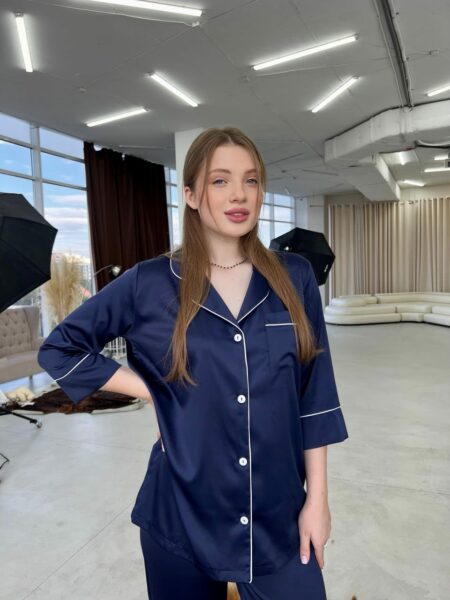 Жіноча шовкова піжама BOBRAND, сорочка та штани, колір синій зображення 3