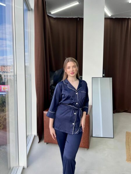 Жіноча шовкова піжама BOBRAND, сорочка та штани, колір синій зображення 4
