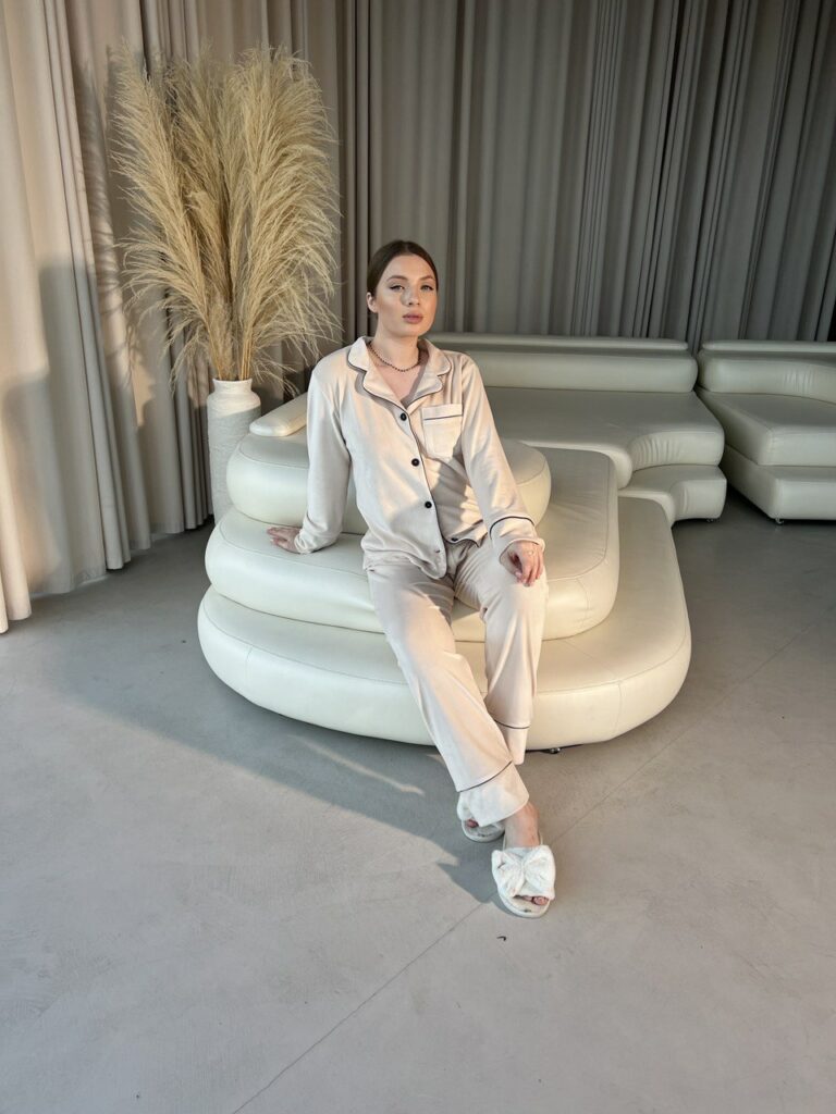 Жіноча тепла піжама BOBRAND на ґудзиках, сорочка та штани
