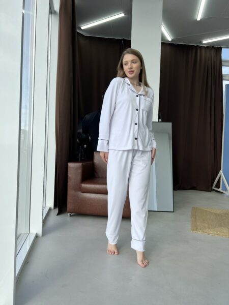 Жіноча велюрова піжама BOBRAND колір білий - Зображення 6