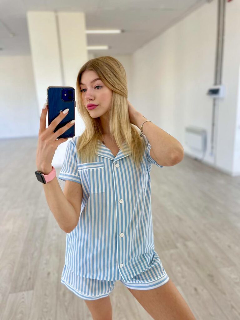 Піжама жіноча з коротким рукавом BOBRAND (сорочка та шорти, котон, блакитна смужка)