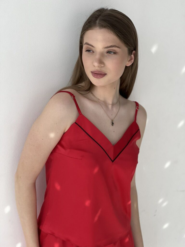 Жіноча піжама BOBRAND, майка і шорти у червоному кольорі зображення 2